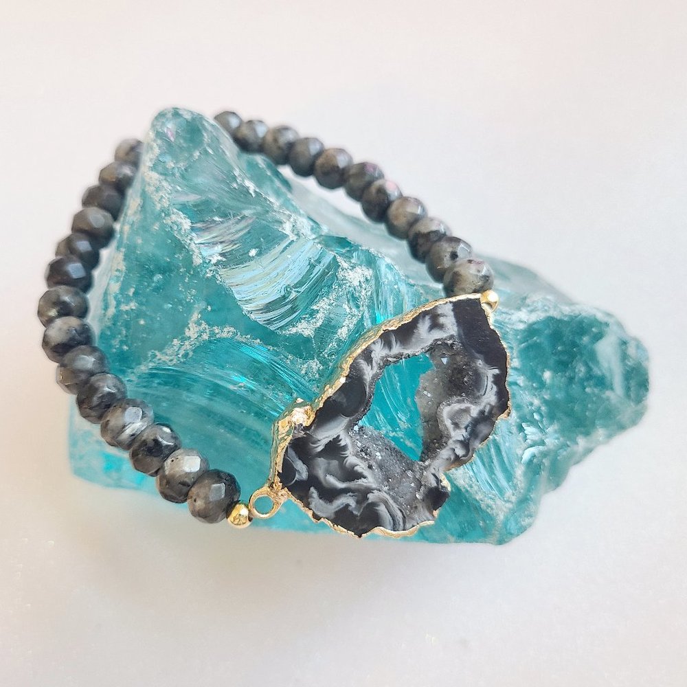 SOLD🎉Handmade Black Agate Slice Ice Quartz Druzy Stretch Bracelet